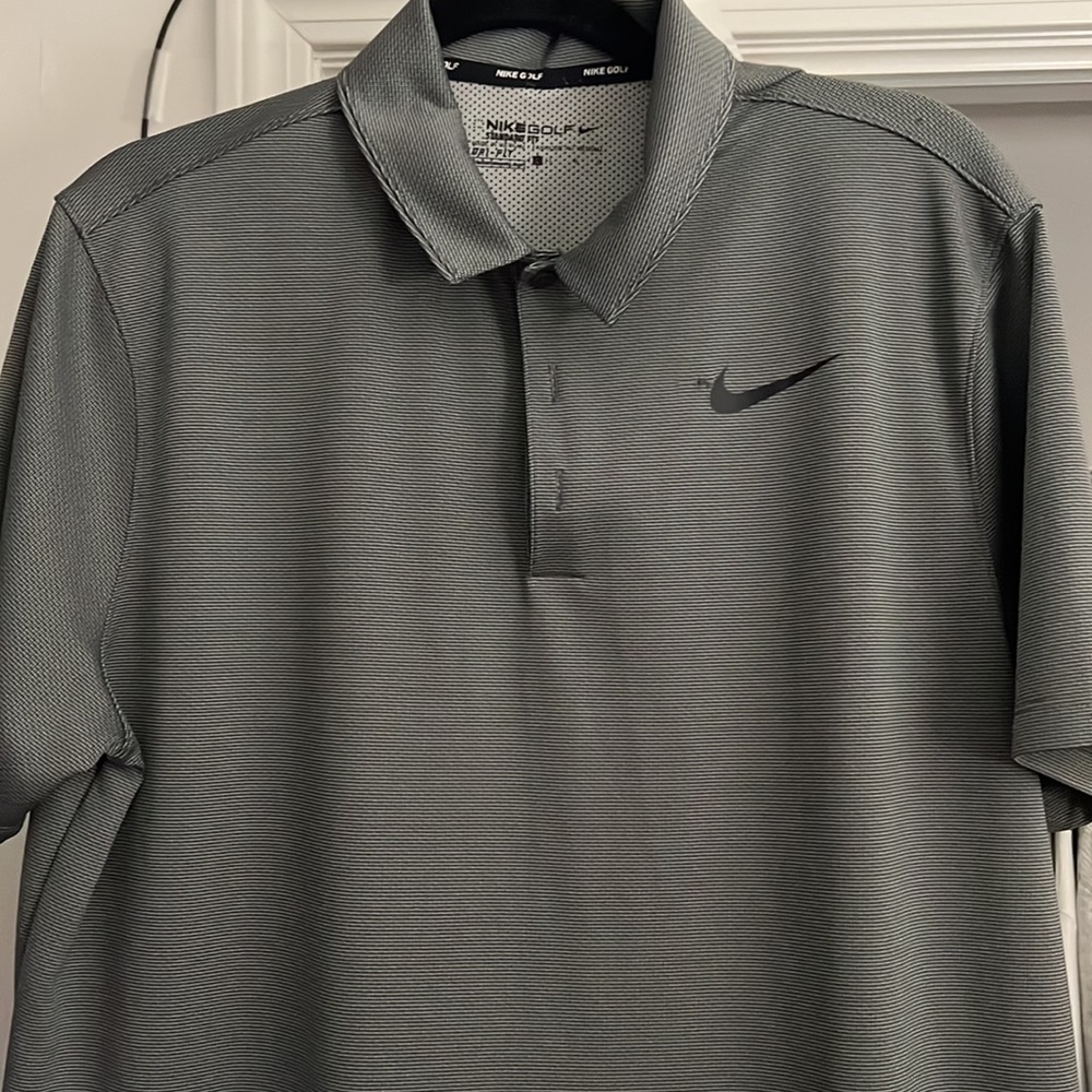 Nike golf shirt - Picture 2 of 4